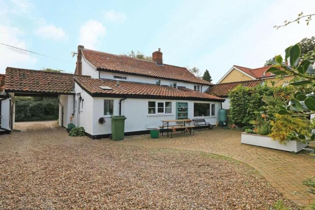 Cobweb Cottage Studios