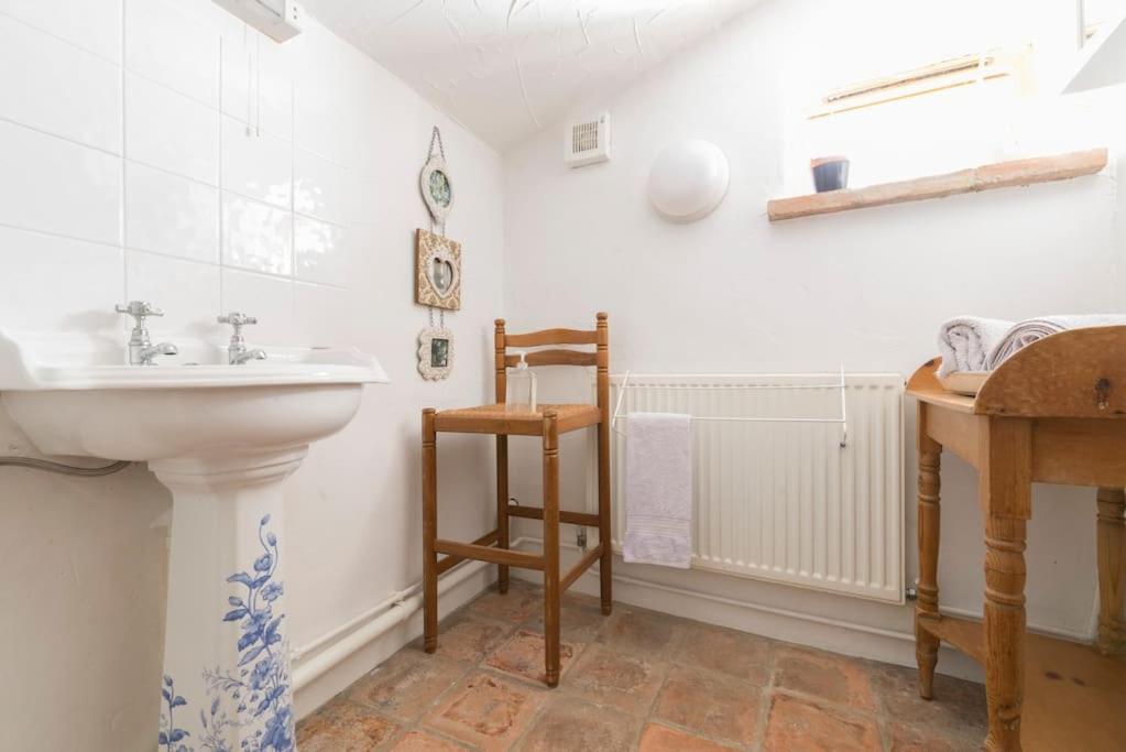 Cobweb Cottage Studios