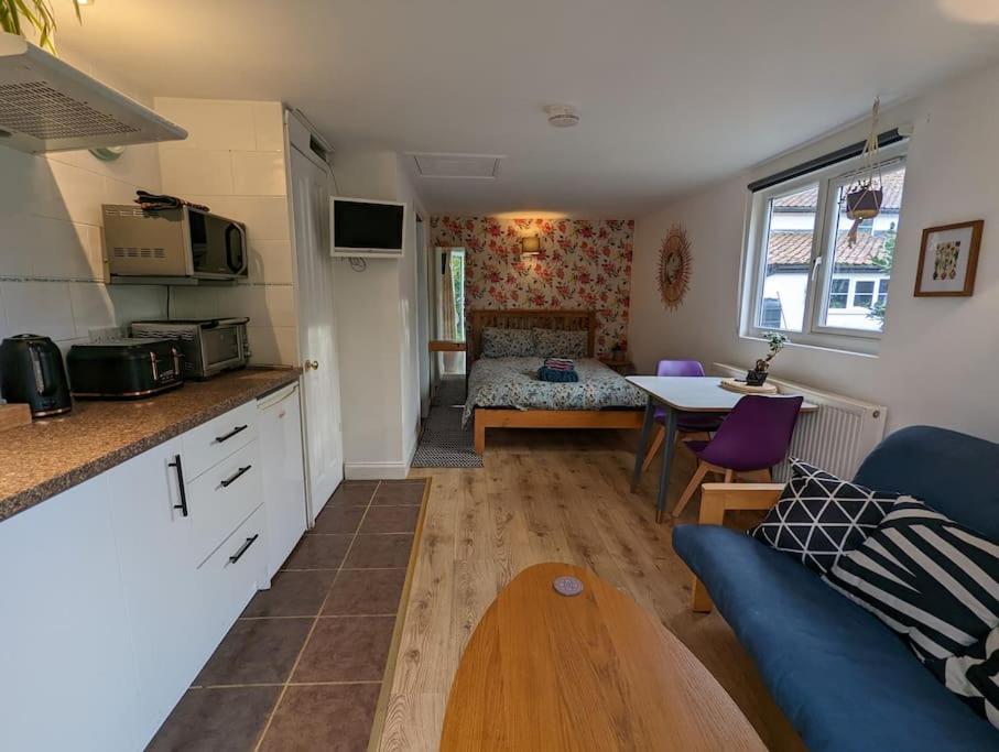 Cobweb Cottage Studios