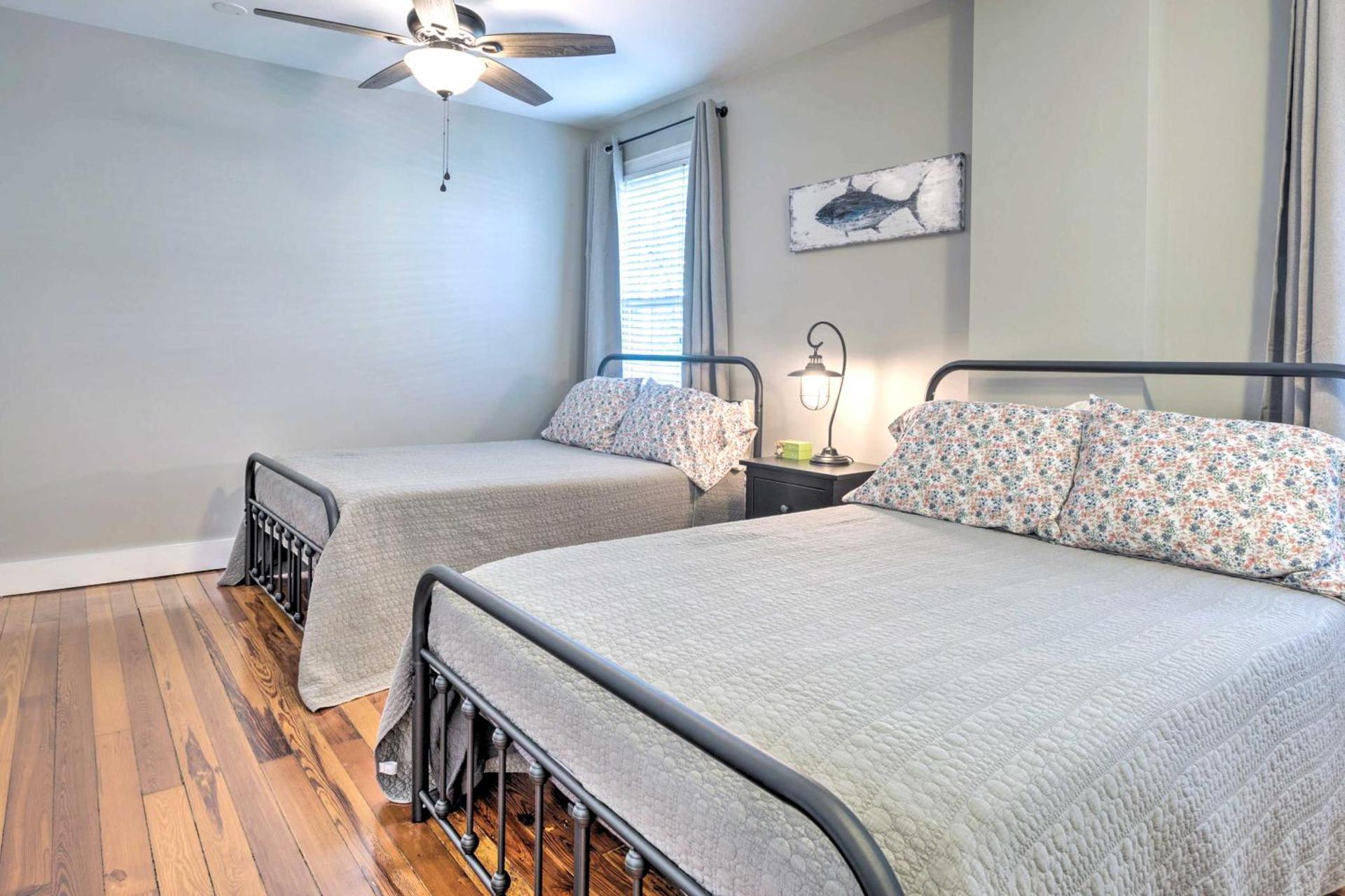 Mystic Refuge with Patio Less Than 1 Mi to Downtown!