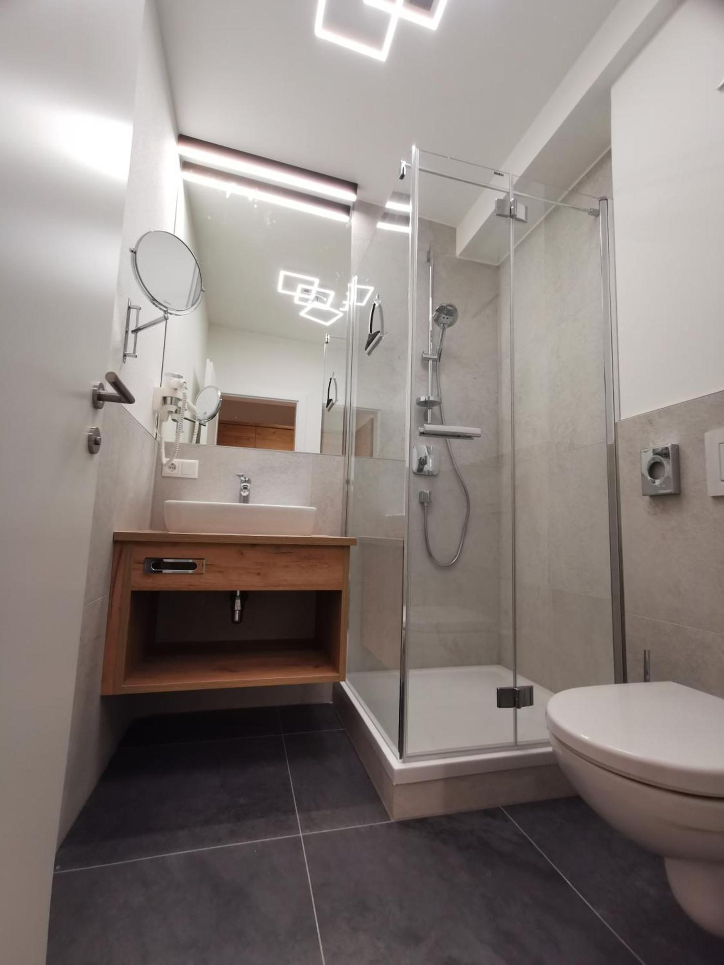 Deluxe Double or Twin Room with Mountain View