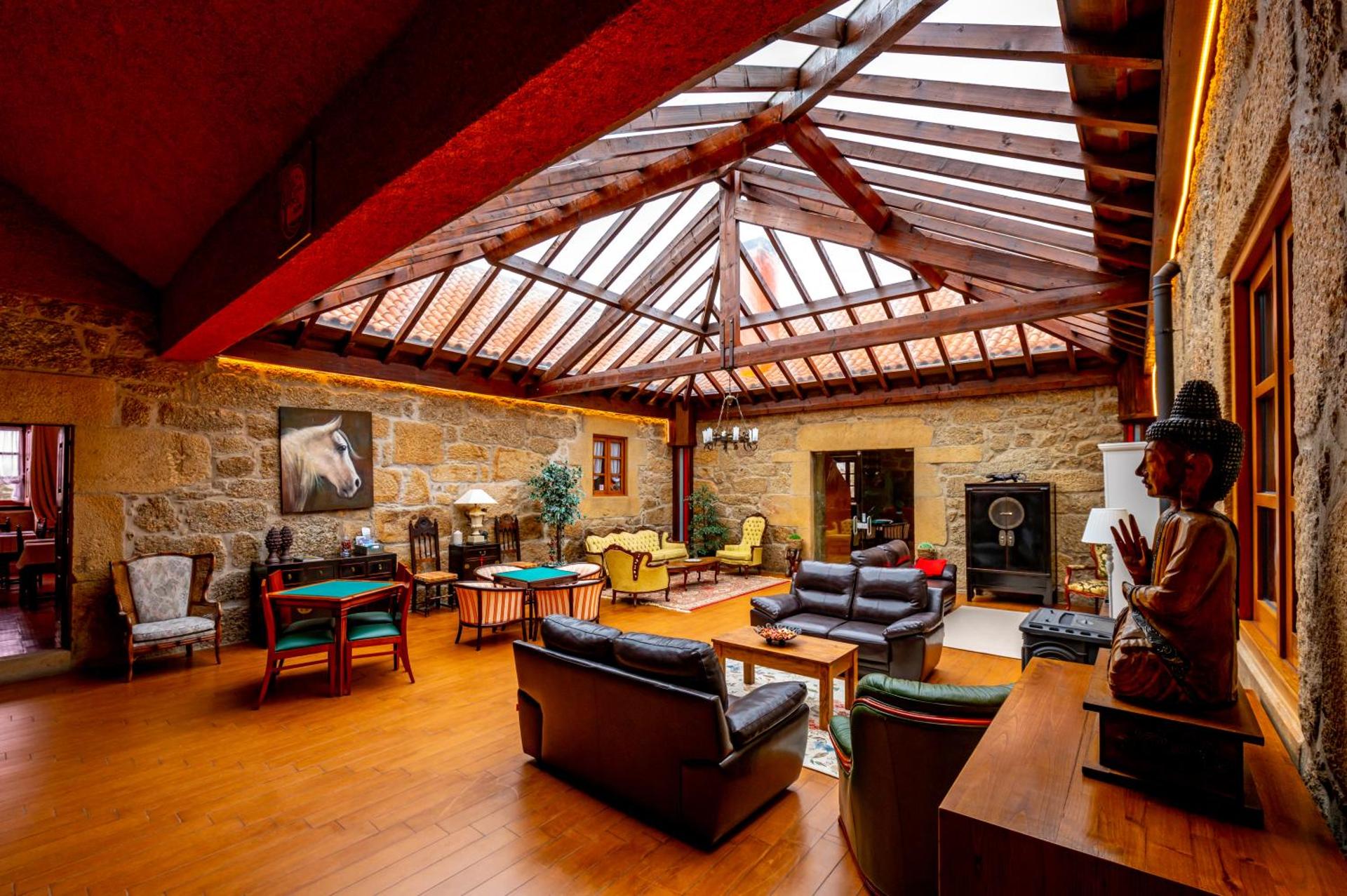 Communal lounge/ TV room