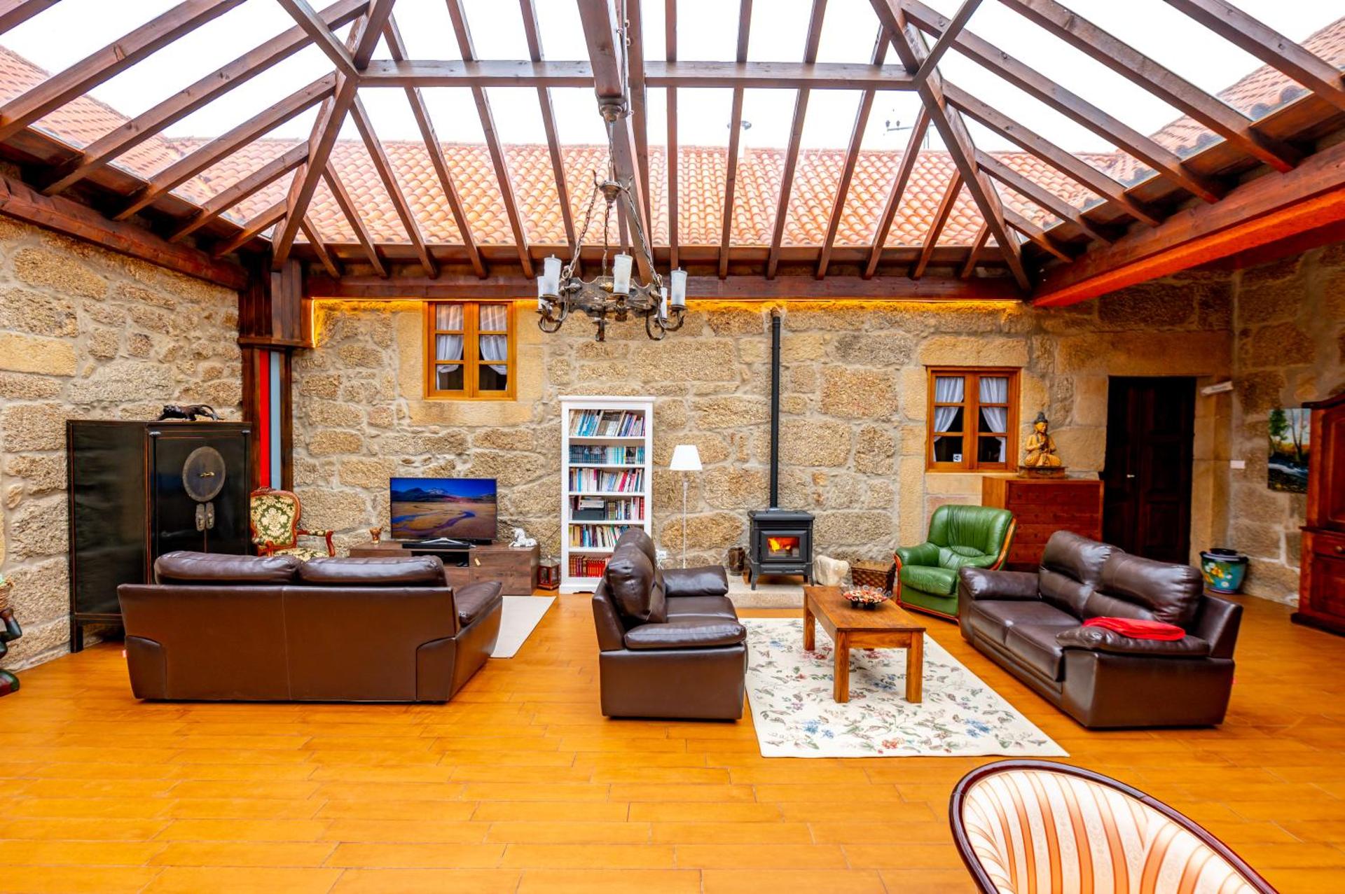 Communal lounge/ TV room