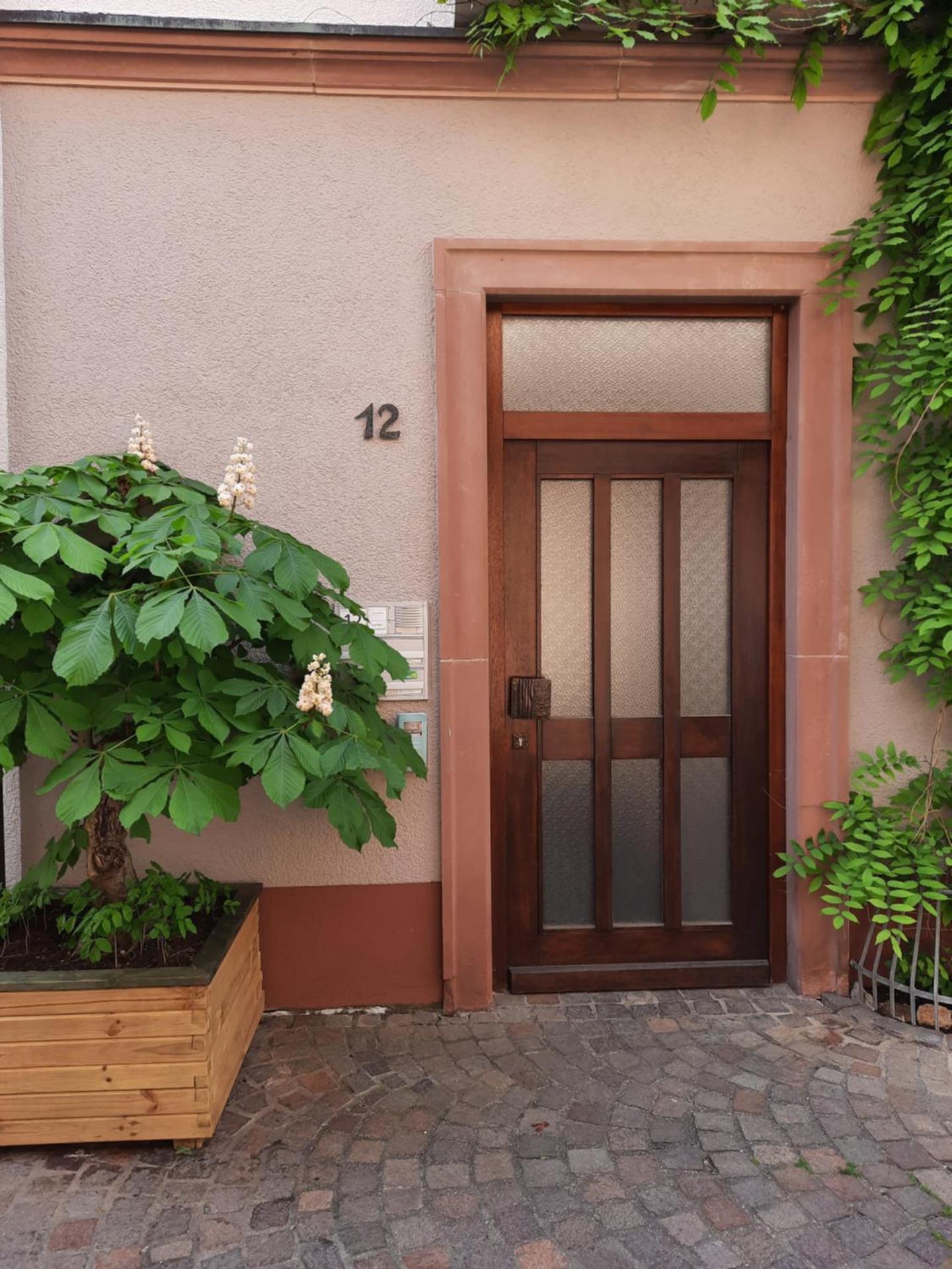 Alte Bahnhofstraße 12