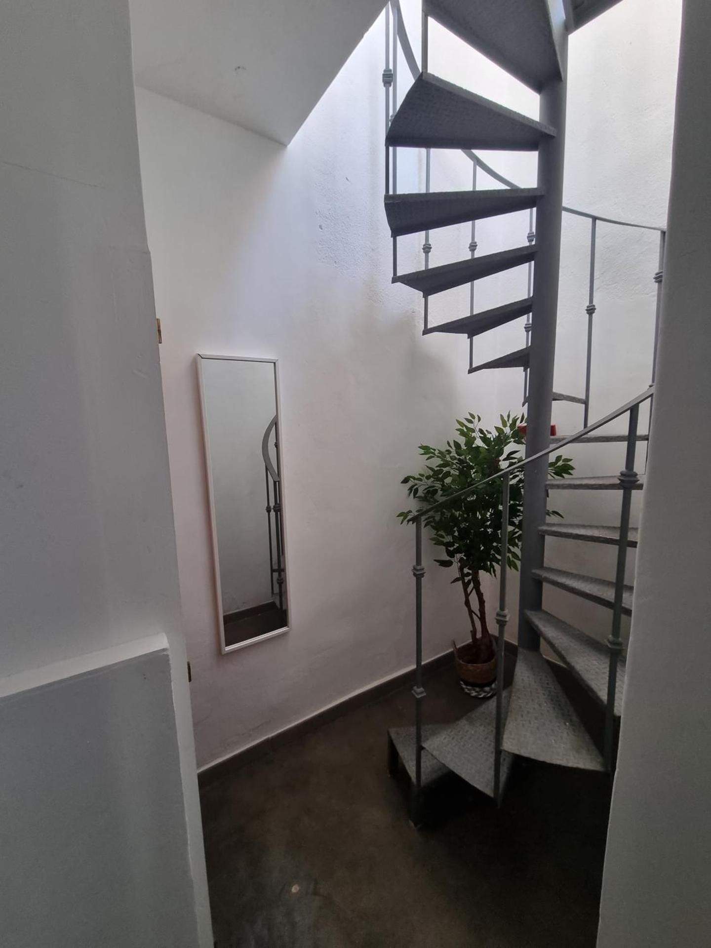 Town house with roof terrace - Old Town