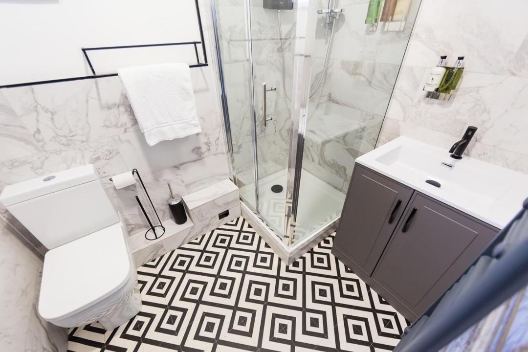 Coastline Villas - Heart of Redcar 1 & 2 Bed New Apartments, ideal for contractors and holidayers