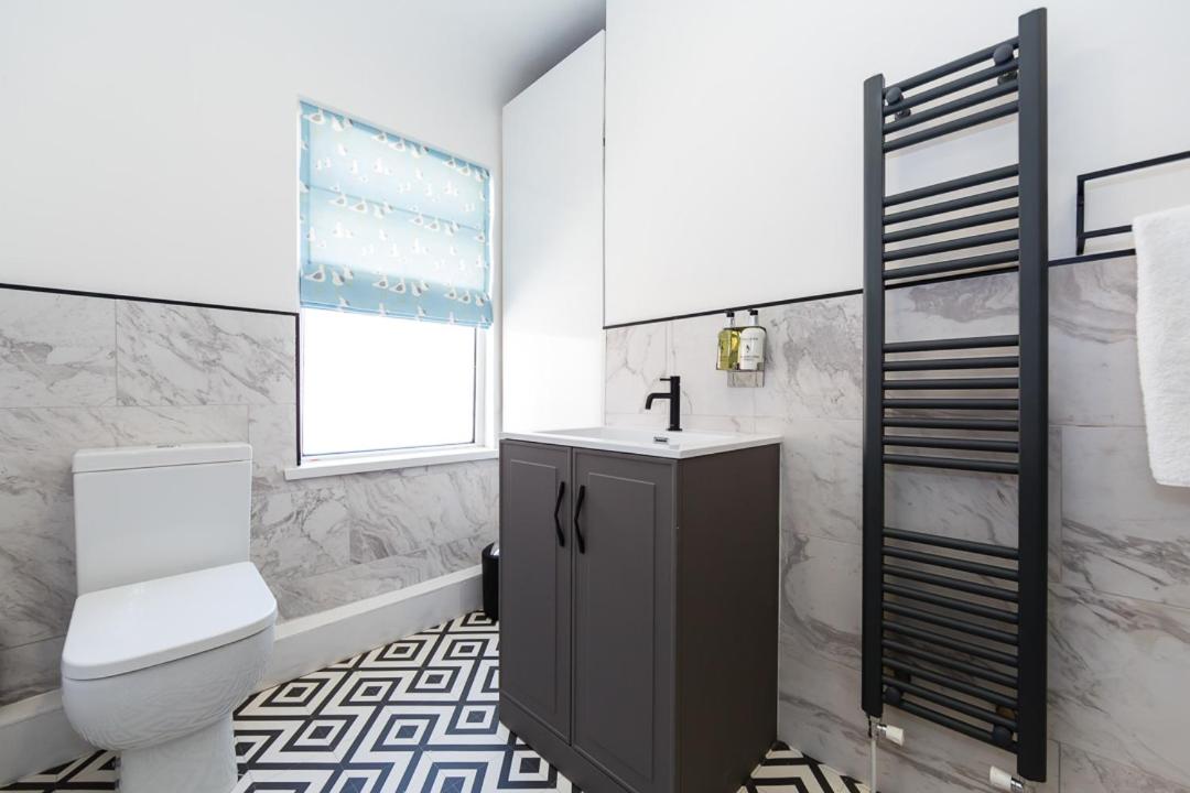 Coastline Villas - Heart of Redcar 1 & 2 Bed New Apartments, ideal for contractors and holidayers