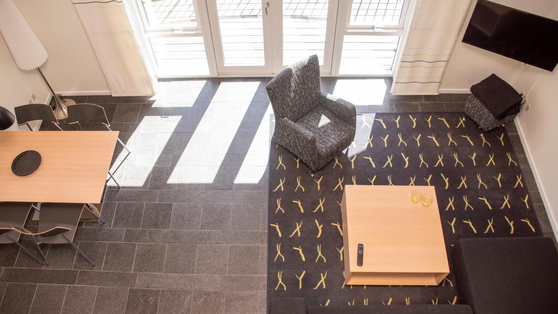 Photo of the whole room