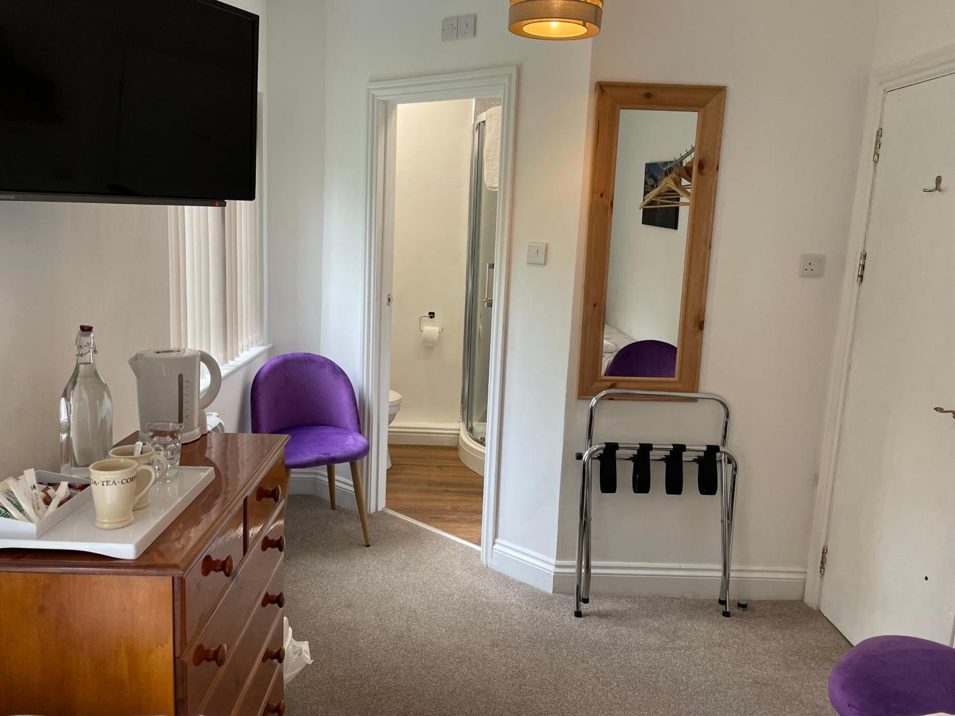 Twin Room with Bathroom