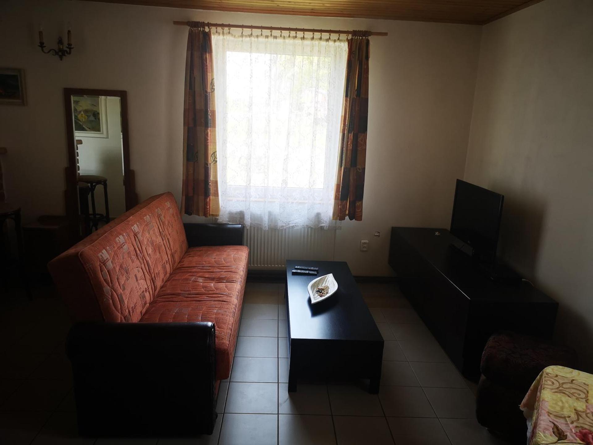 Deluxe Double Room (2 Adults + 1 Child)