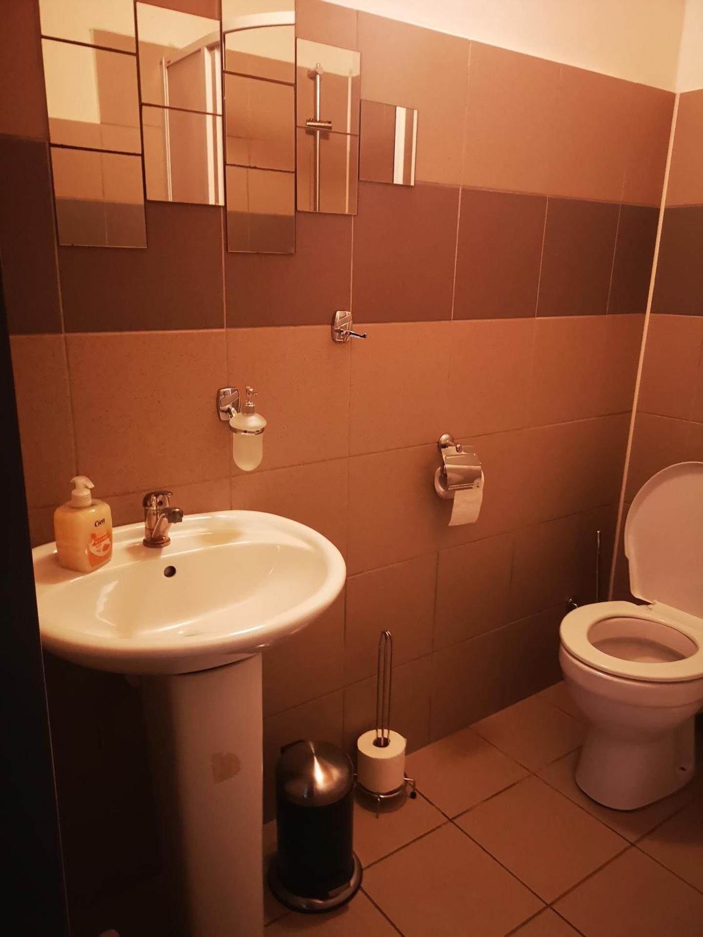 Deluxe Double Room (2 Adults + 1 Child)