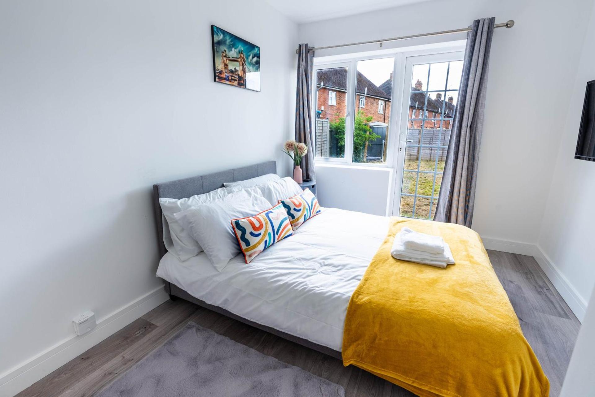 Flat 04 Studio flat close to Aylesbury town and Station Free Parking