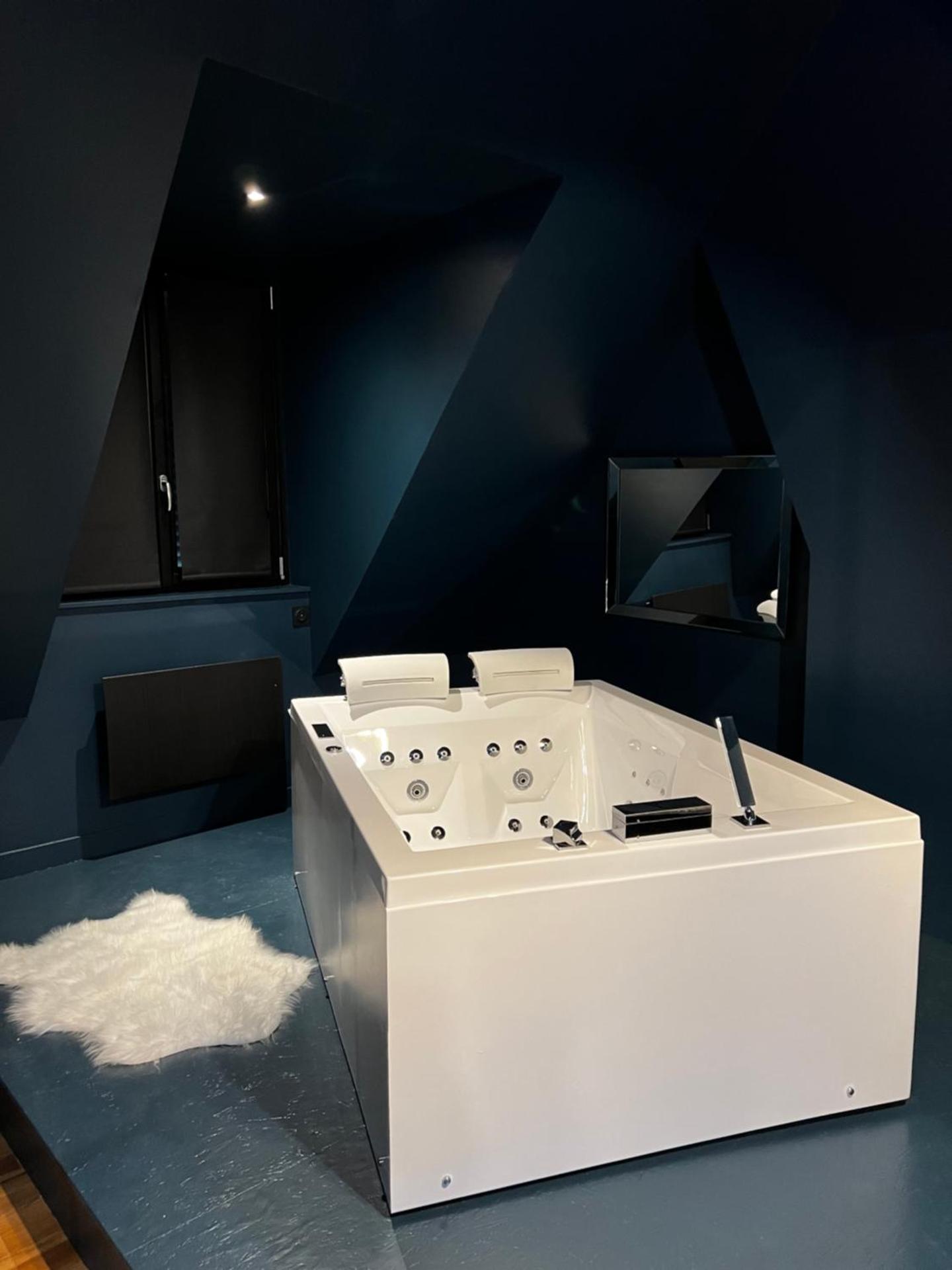 LA SUITE ISAHORA. Les Locations ISAHORA c'est aussi plusieurs appart' de Standing à 2 pas du Château d'Eu, des Falaises du Tréport, de MERS les Bains et Aux portes de la BAIE DE SOMME