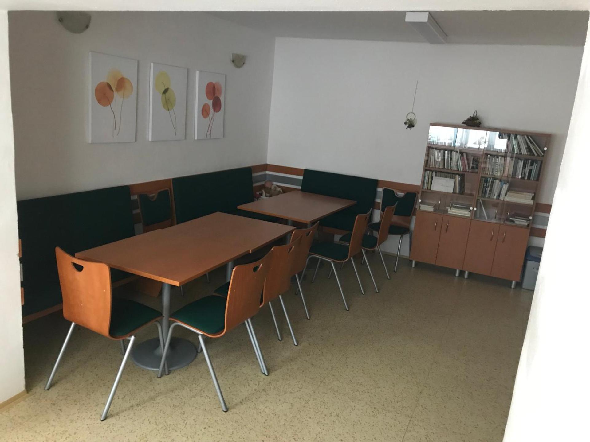 Communal lounge/ TV room