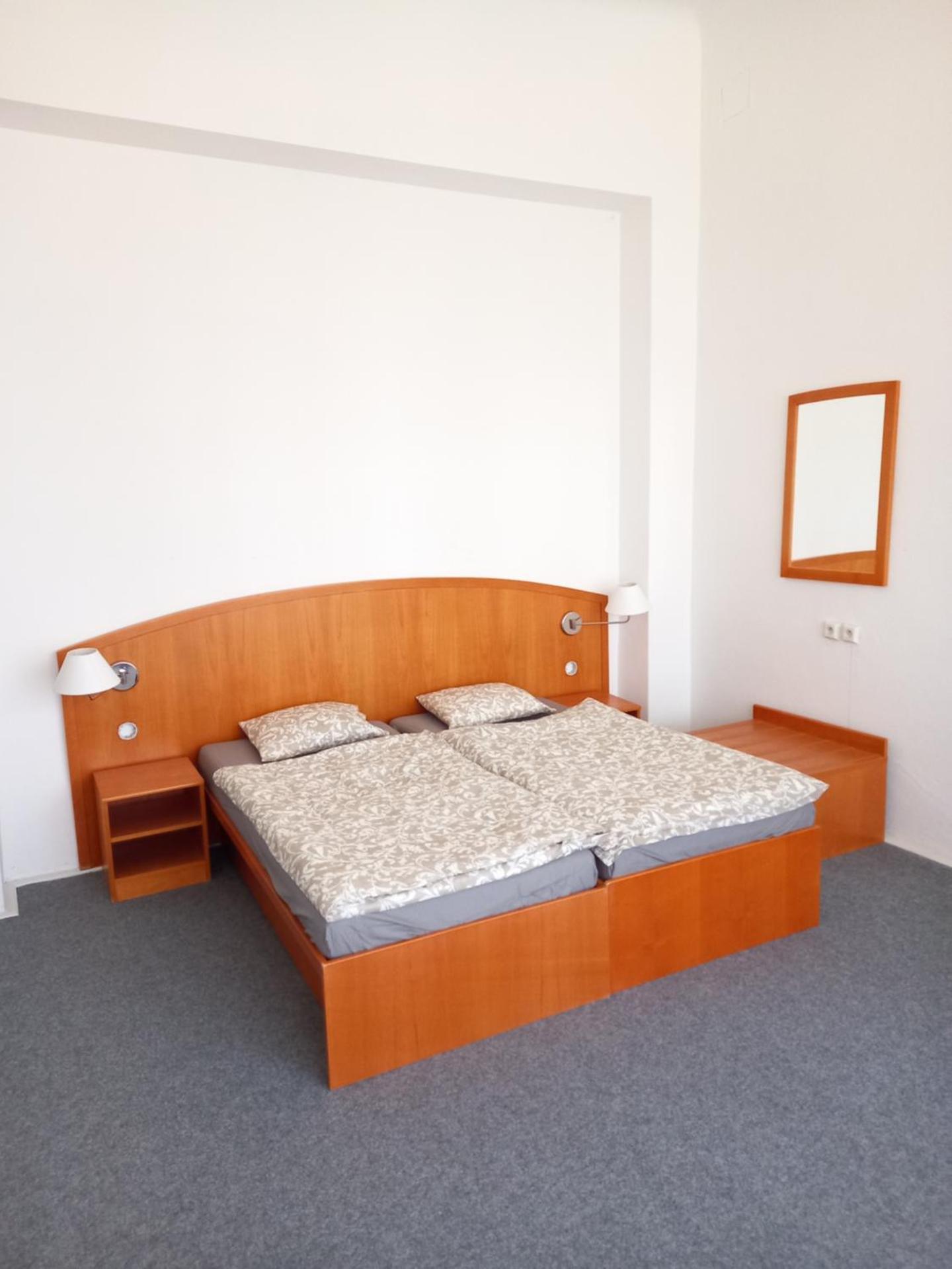 Zámecký areál Holovousy