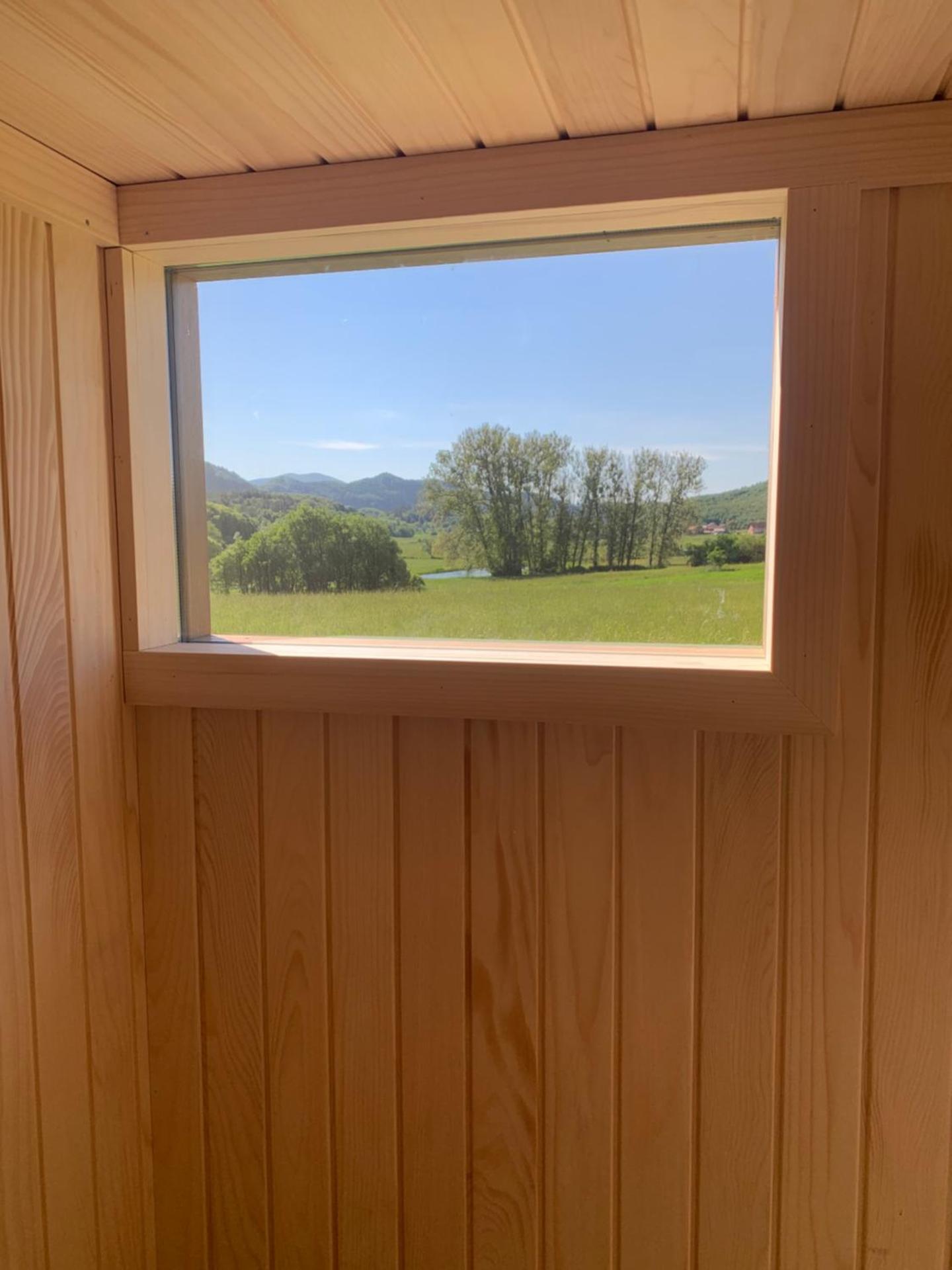 V's place - wooden house with heated pool and outdoor sauna