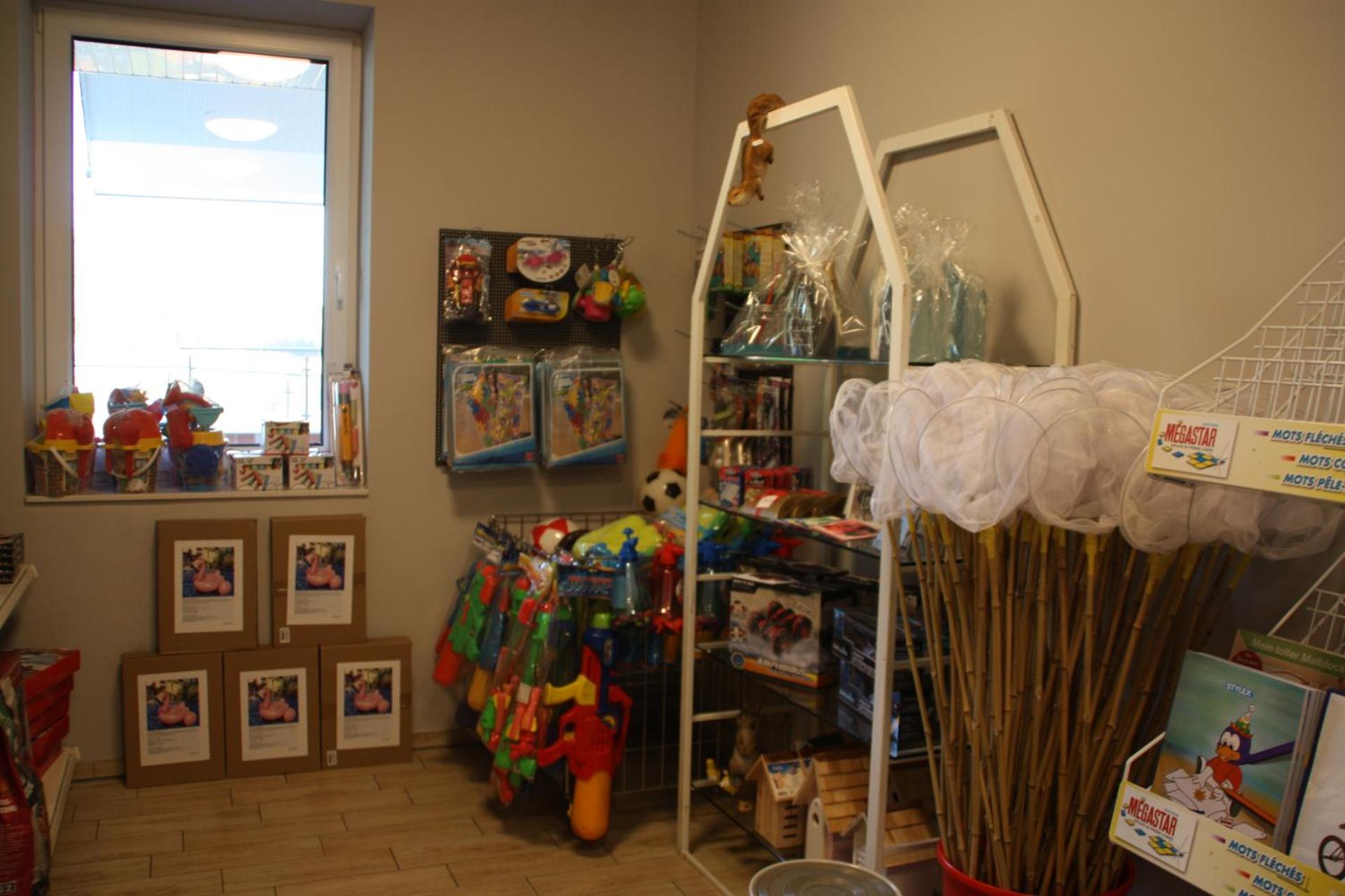 Supermarket/grocery shop