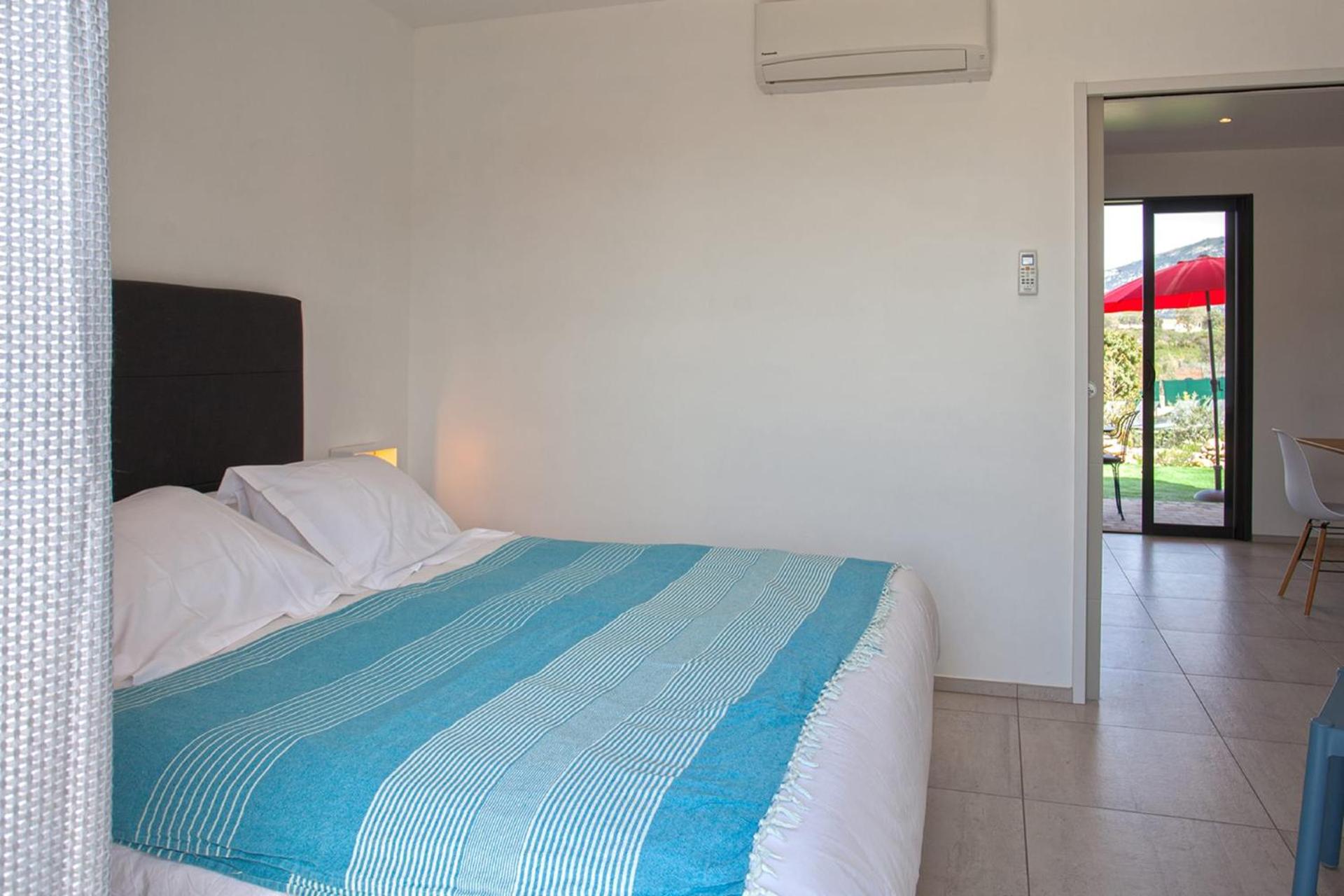 apart Levante shared swimming pool bbq