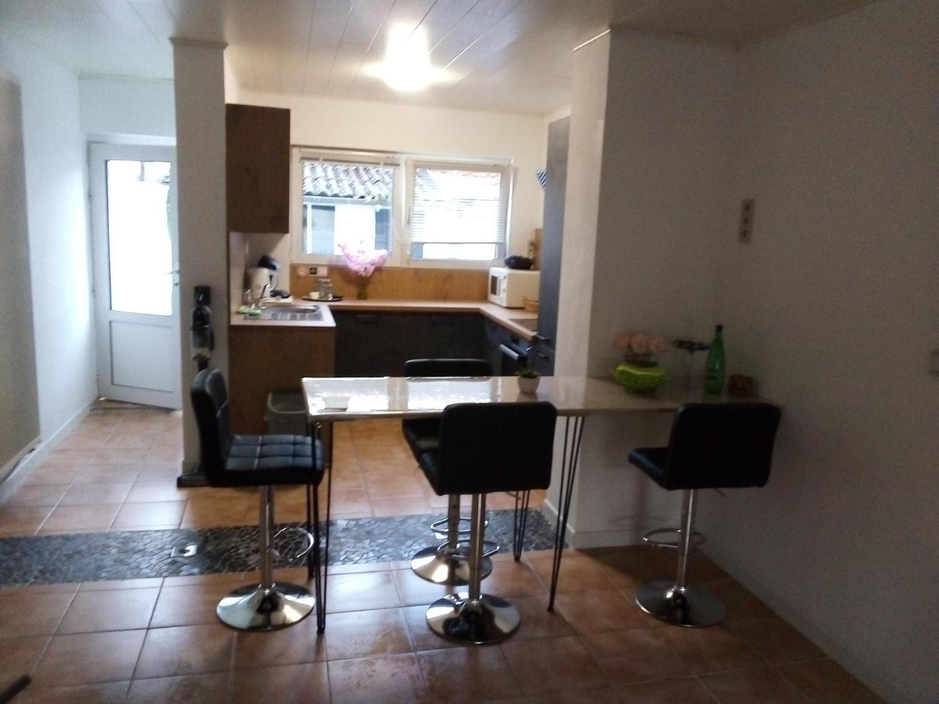 Agréable maison avec cour à 10min de Liège