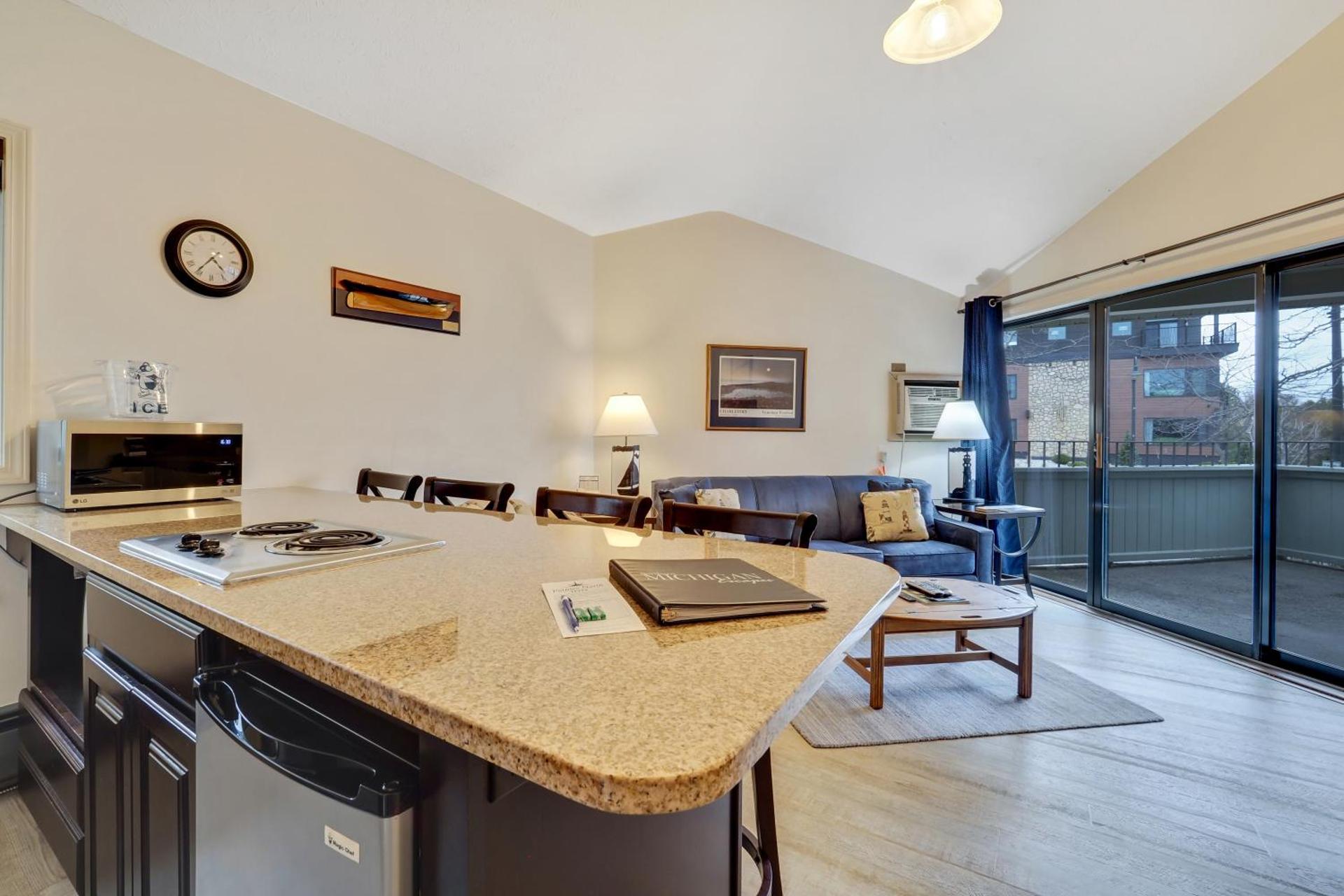 212 Pointes North Inn