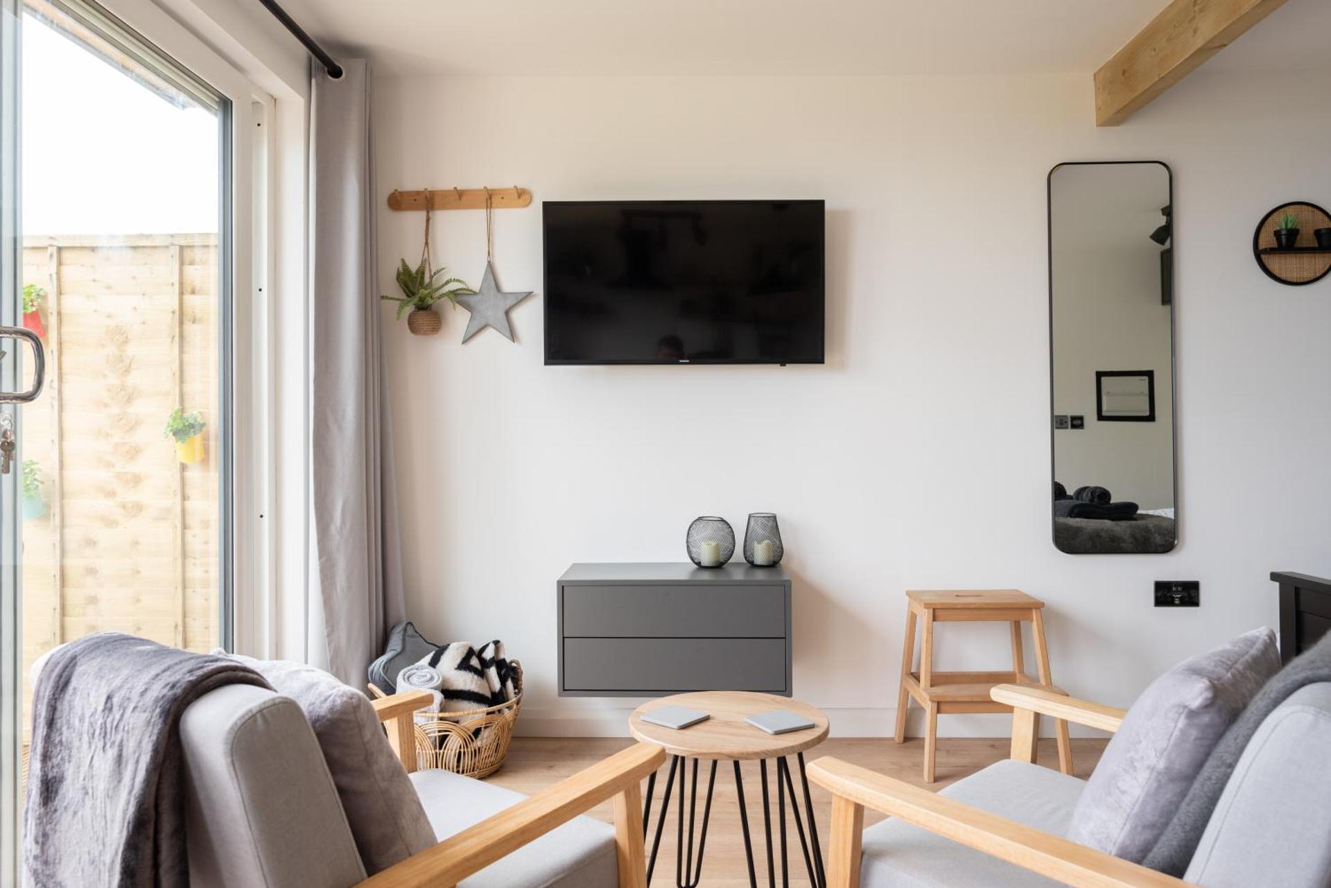 Communal lounge/ TV room