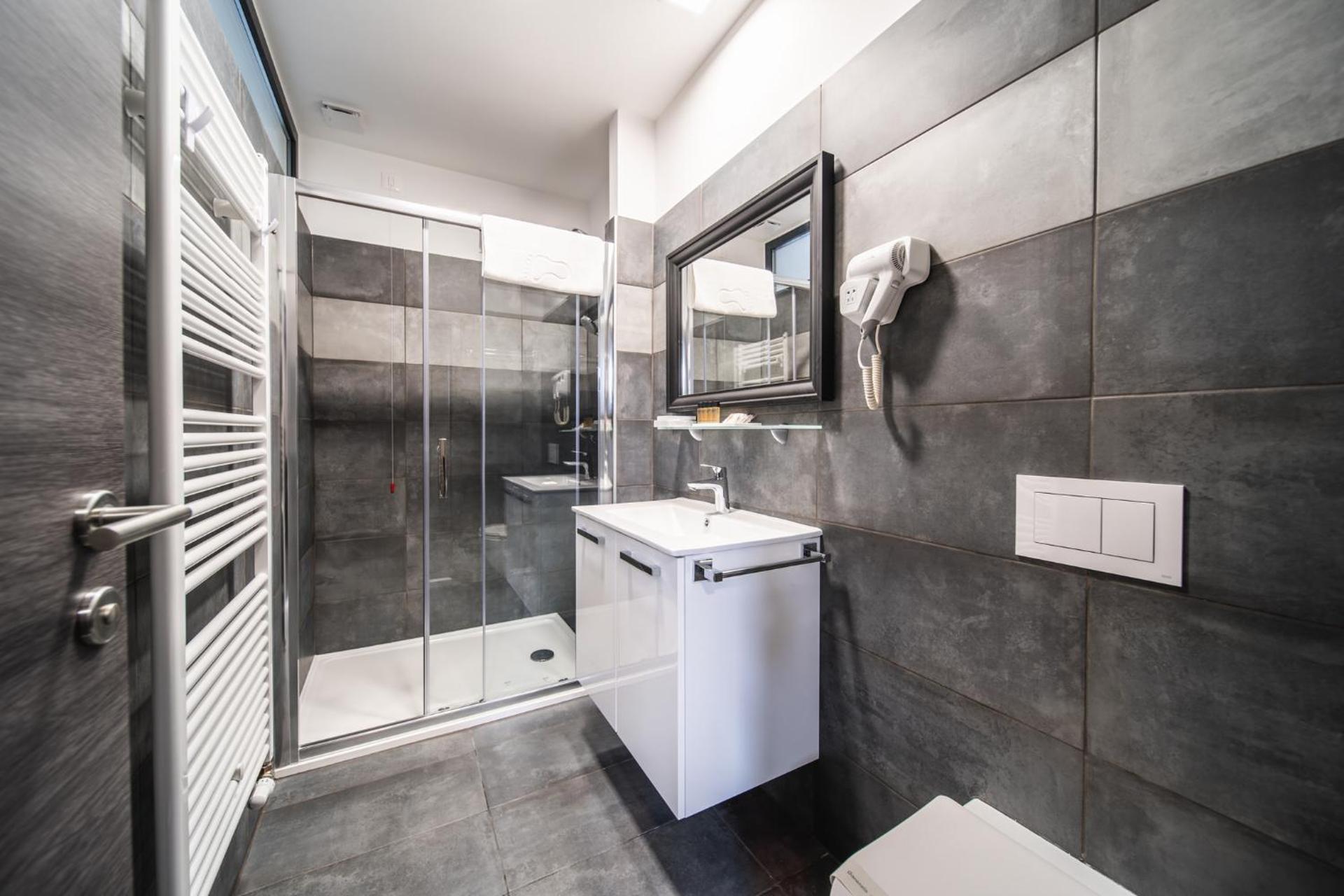 Deluxe Queen Room with Two Queen Beds