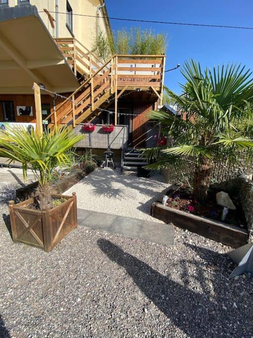 Gîte du Silo Loft atypique ,Tournesol , spa&piscine couverte