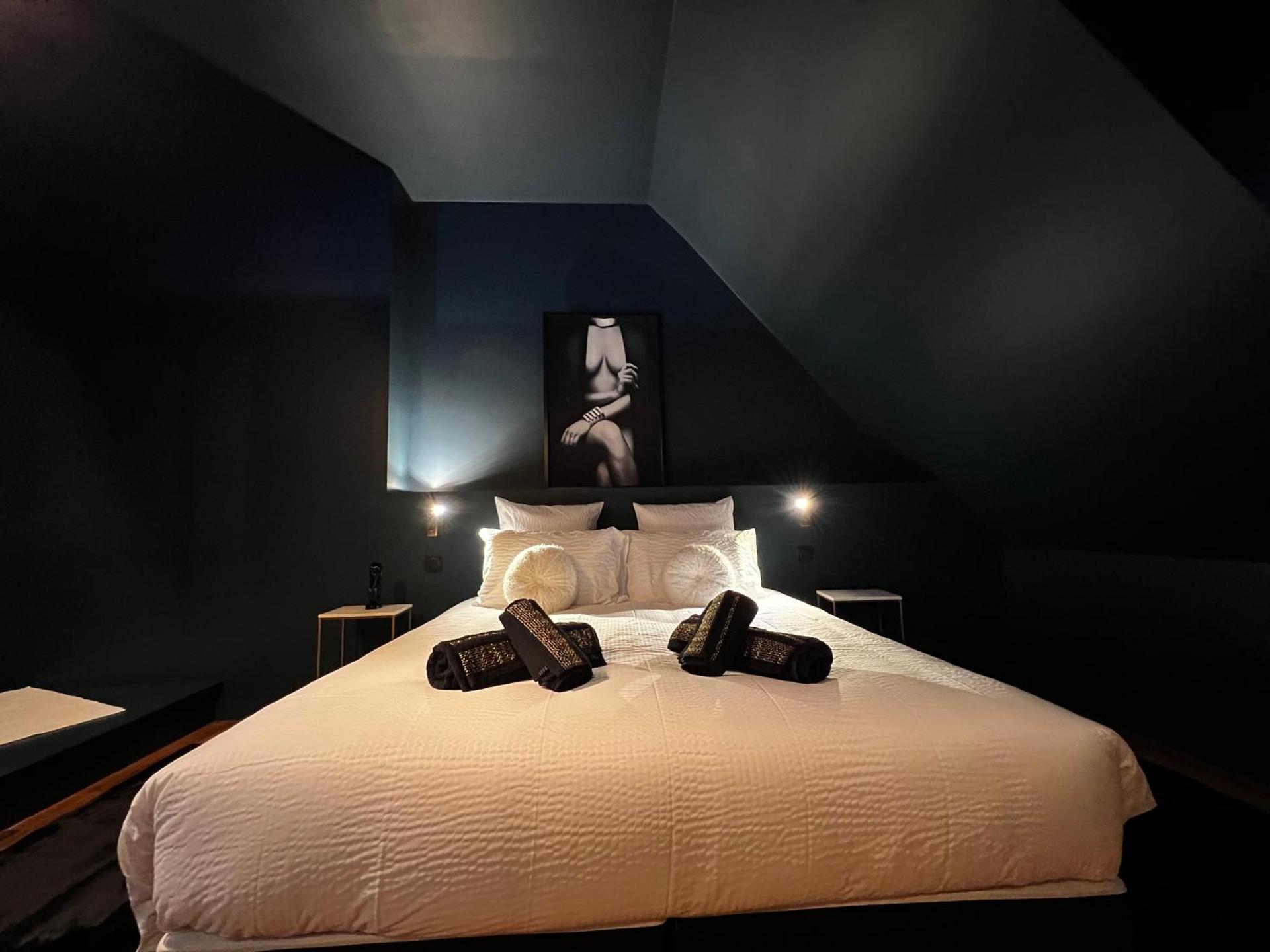 LA SUITE ISAHORA. Les Locations ISAHORA c'est aussi plusieurs appart' de Standing à 2 pas du Château d'Eu, des Falaises du Tréport, de MERS les Bains et Aux portes de la BAIE DE SOMME