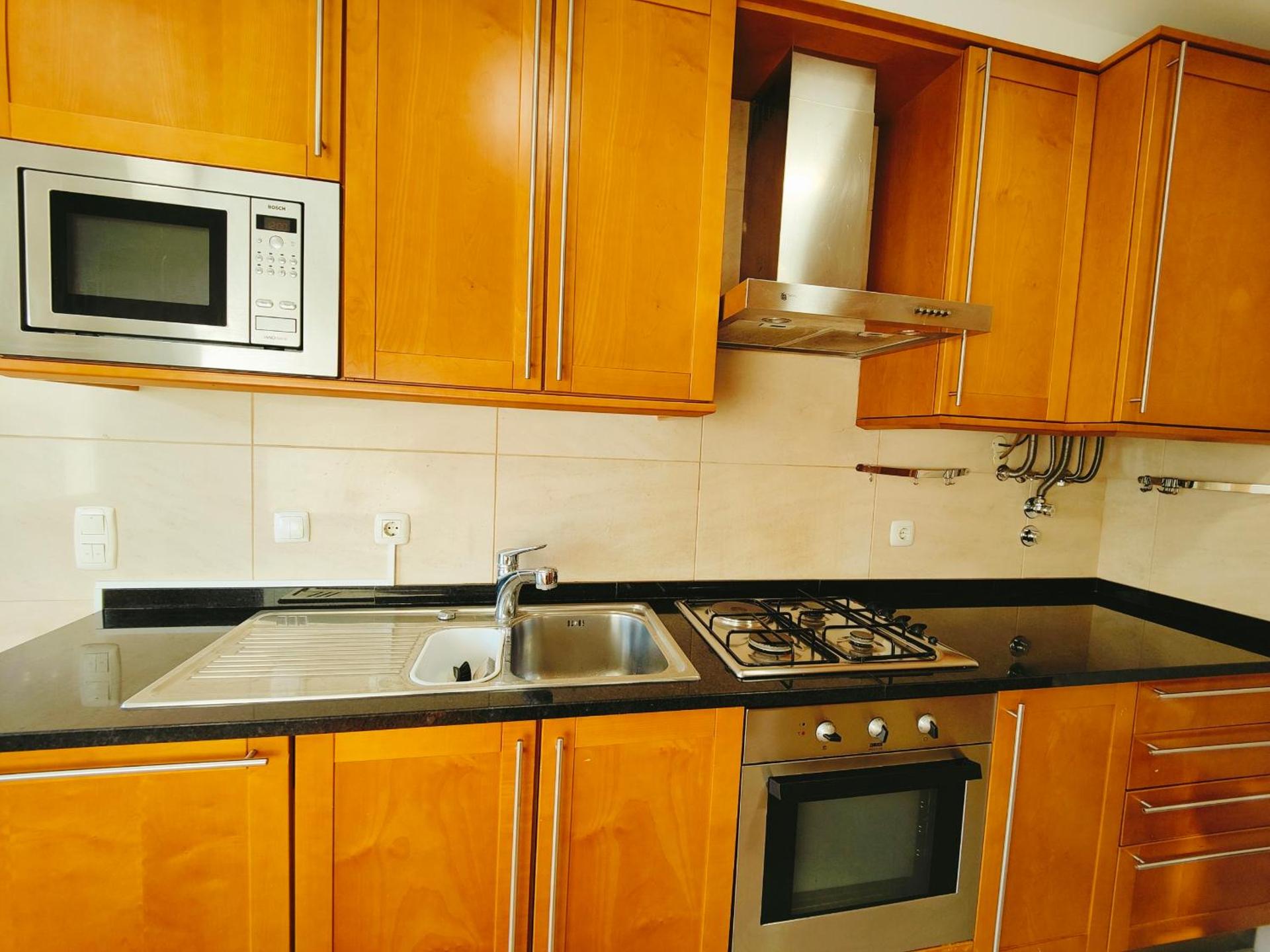 Sunny Home Lisboa Expo, free parking