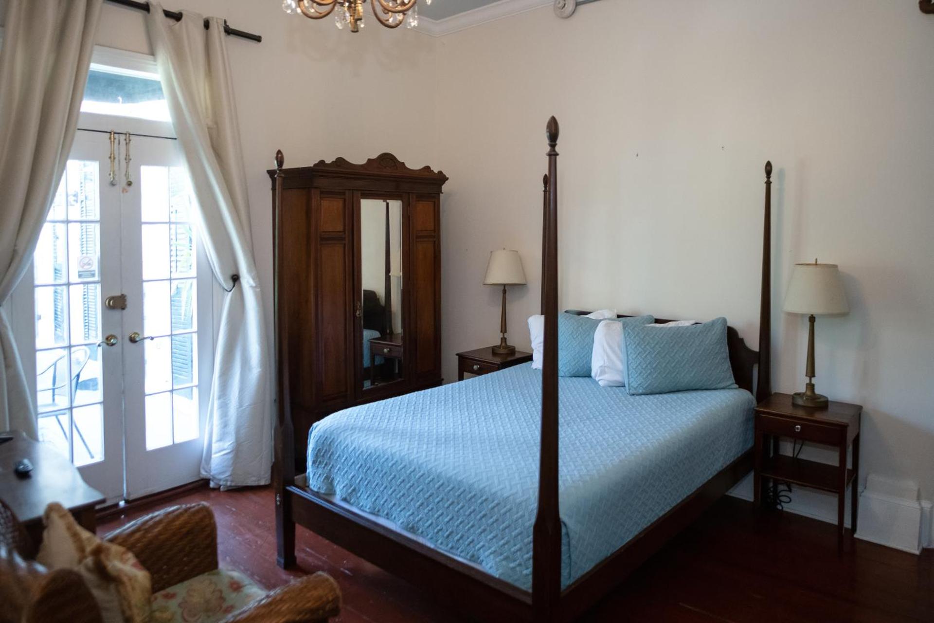 Queen Room with Balcony