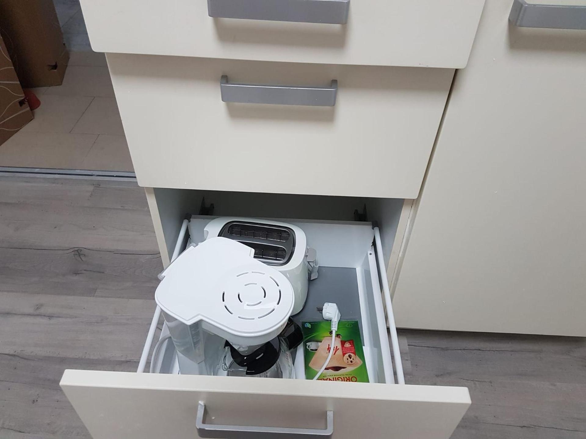 One-Bedroom Apartment 6