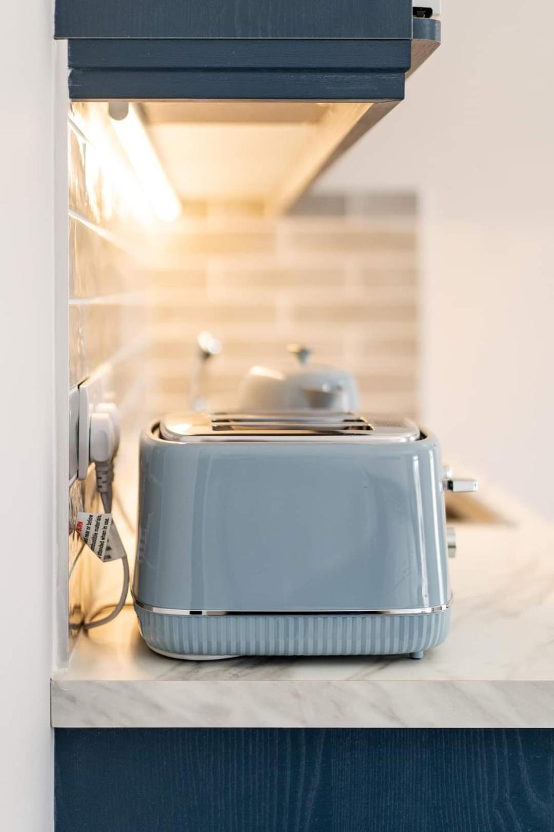 Bridge Inn Studio Apartments