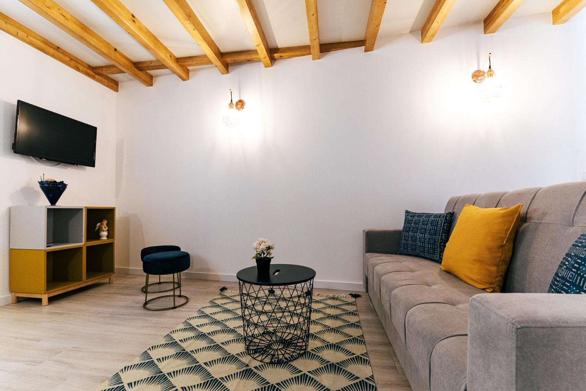 Communal lounge/ TV room