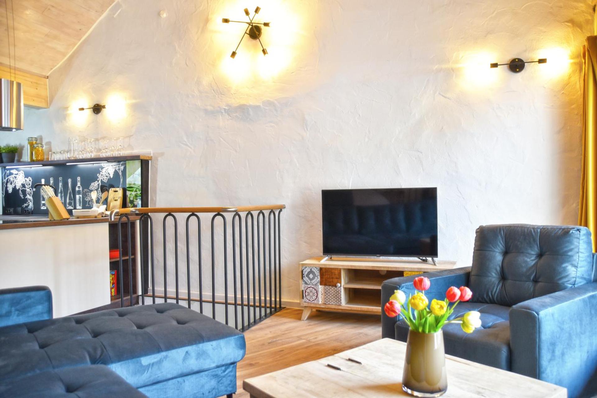 Communal lounge/ TV room