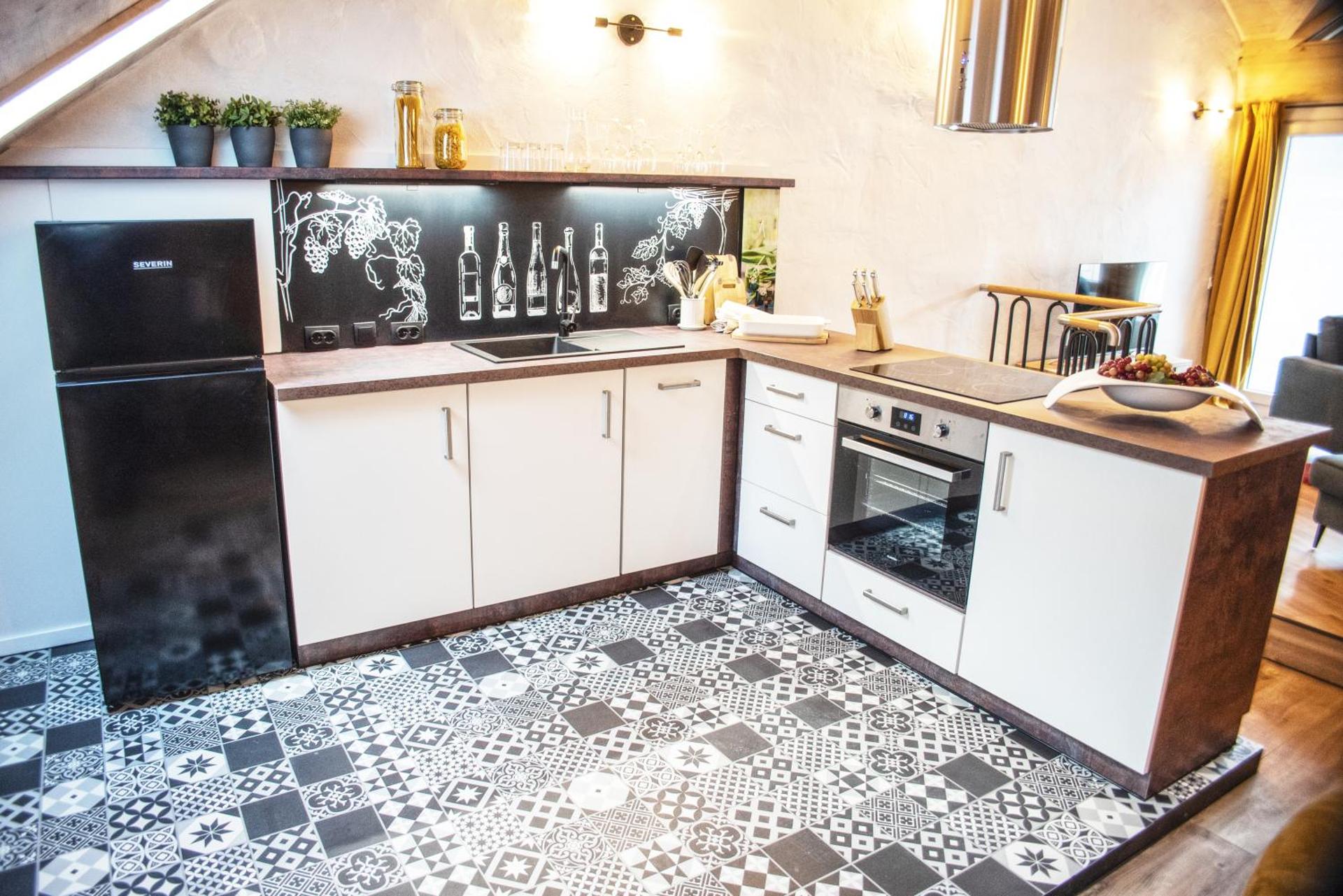 Kitchen or kitchenette