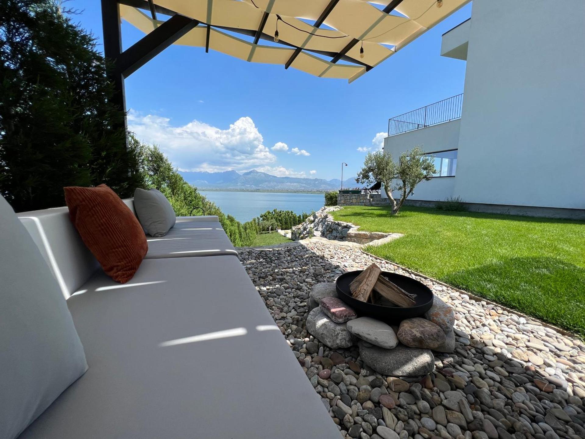 Lake Breeze Villa with a Pool & Magnificent Views