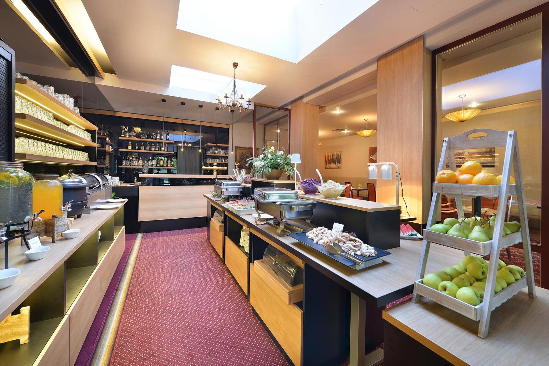 Maxmilian Lifestyle Resort