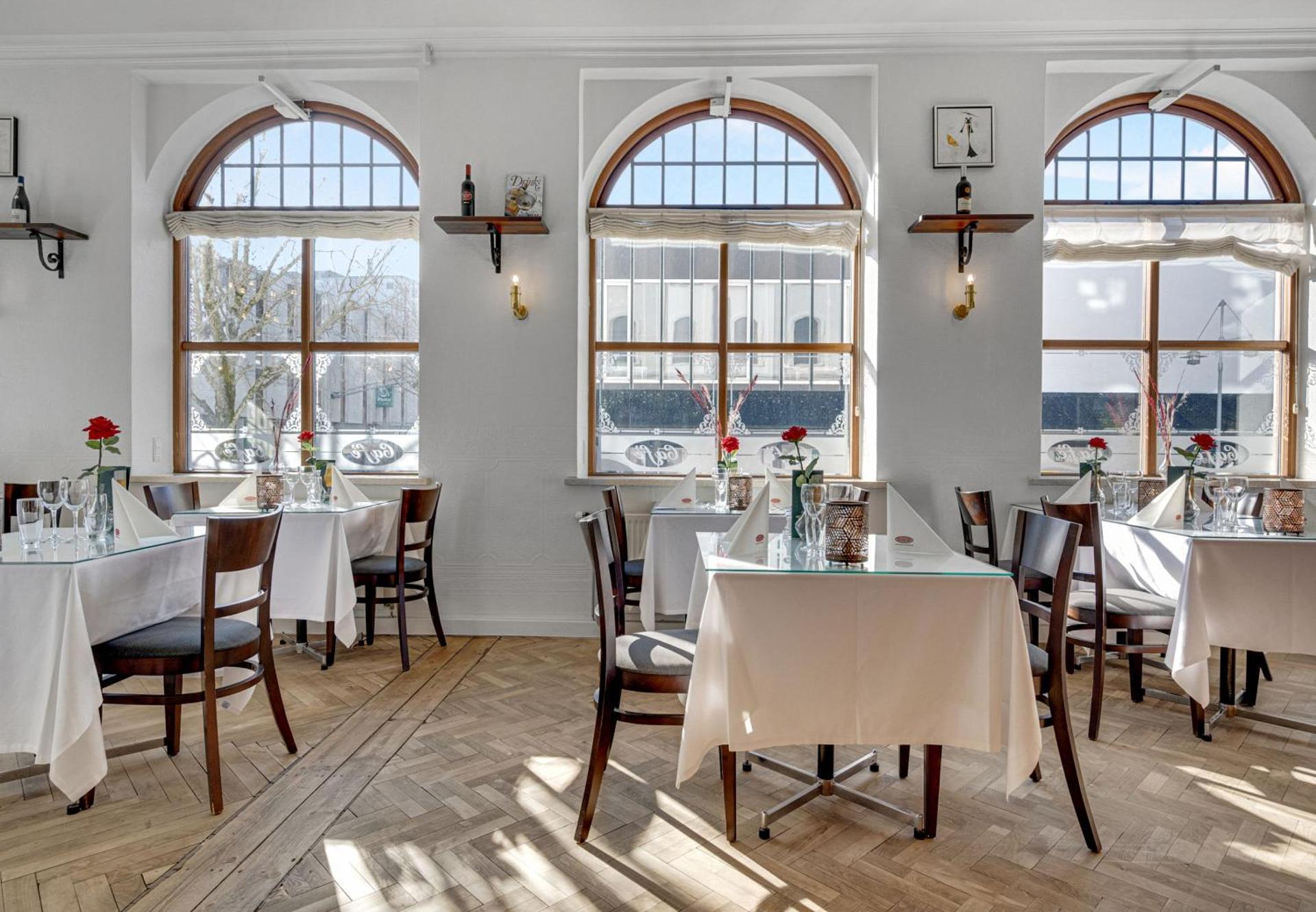 Restaurant/places to eat