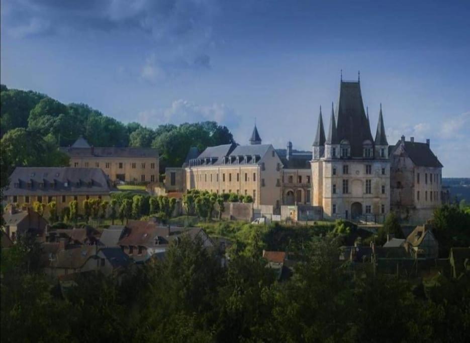 studio cosy TV WIFI confortable et chaleureux