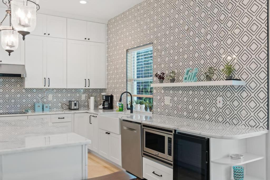 Las Olas Villa with HEATED Salt Water Pool