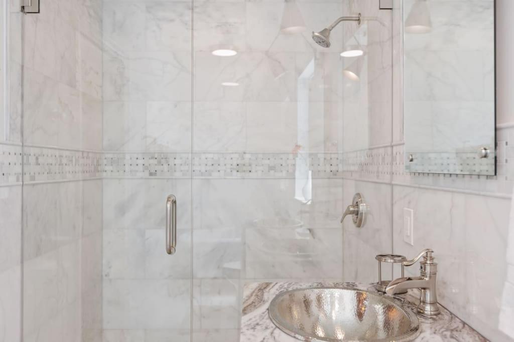 Las Olas Villa with HEATED Salt Water Pool