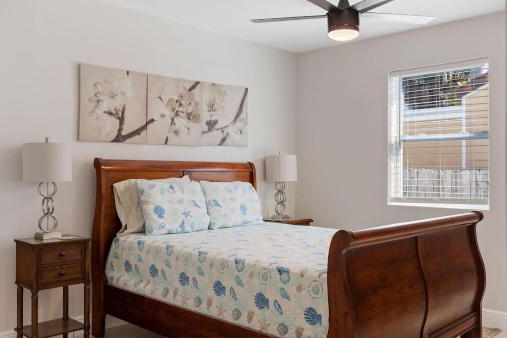 Las Olas Villa with HEATED Salt Water Pool