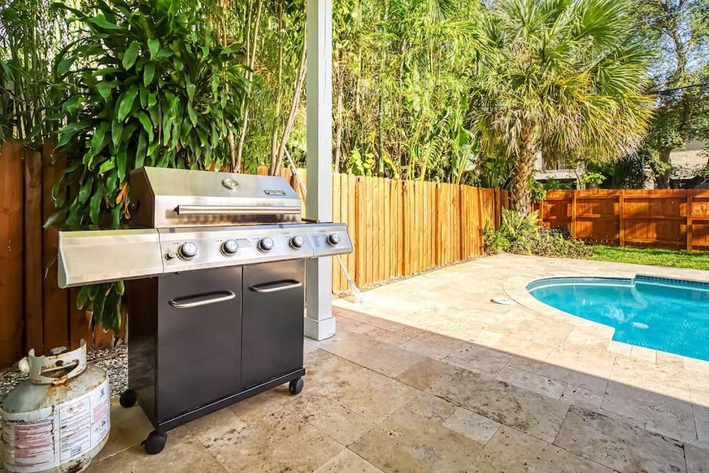 Las Olas Villa with HEATED Salt Water Pool