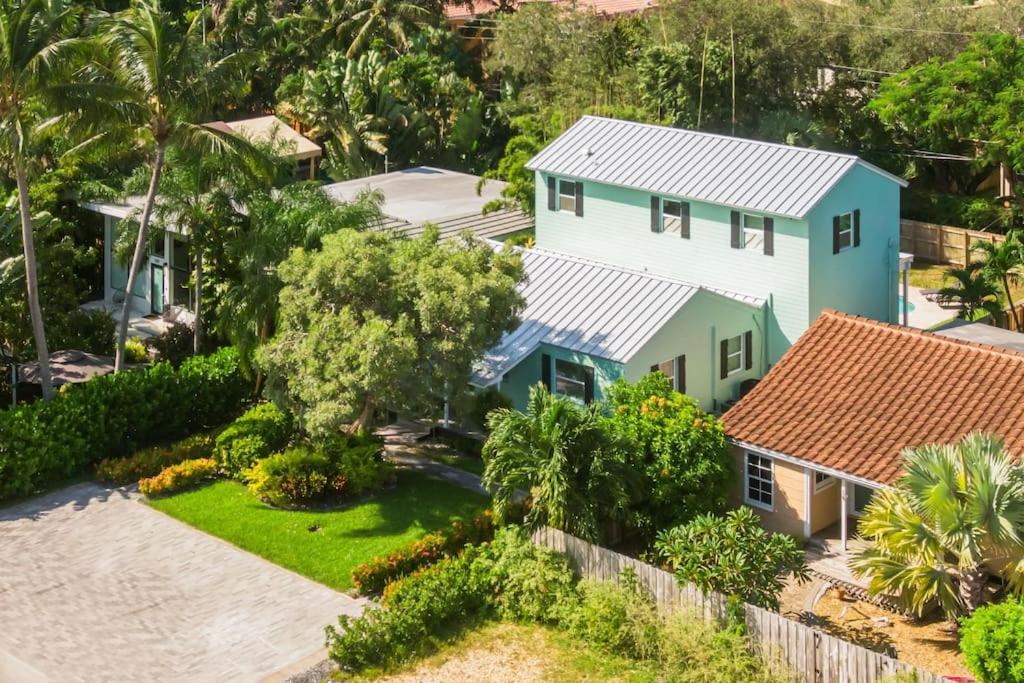 Las Olas Villa with HEATED Salt Water Pool