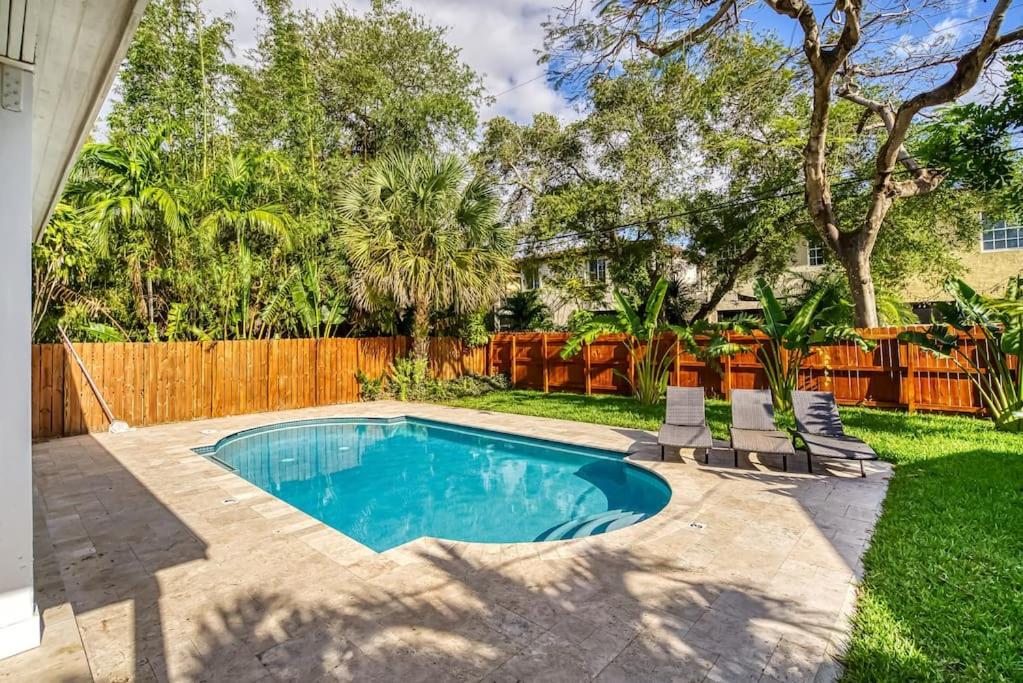 Las Olas Villa with HEATED Salt Water Pool