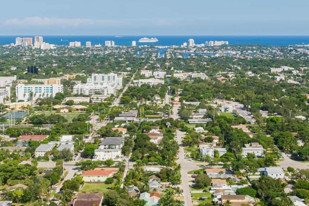 Las Olas Villa with HEATED Salt Water Pool