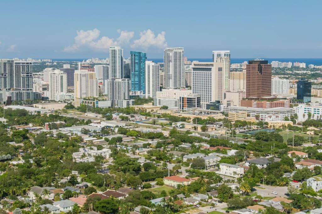 Las Olas Villa with HEATED Salt Water Pool