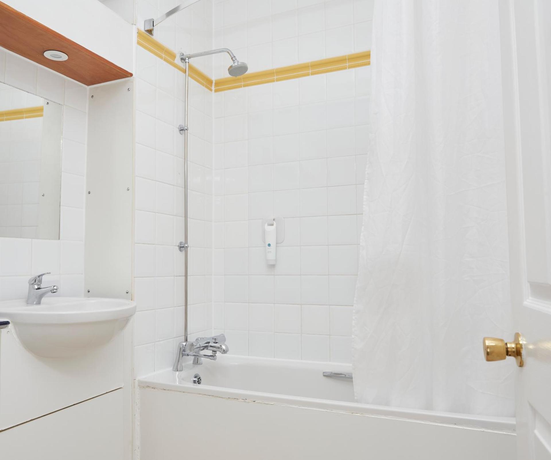 Wheatsheaf by Chef & Brewer Collection