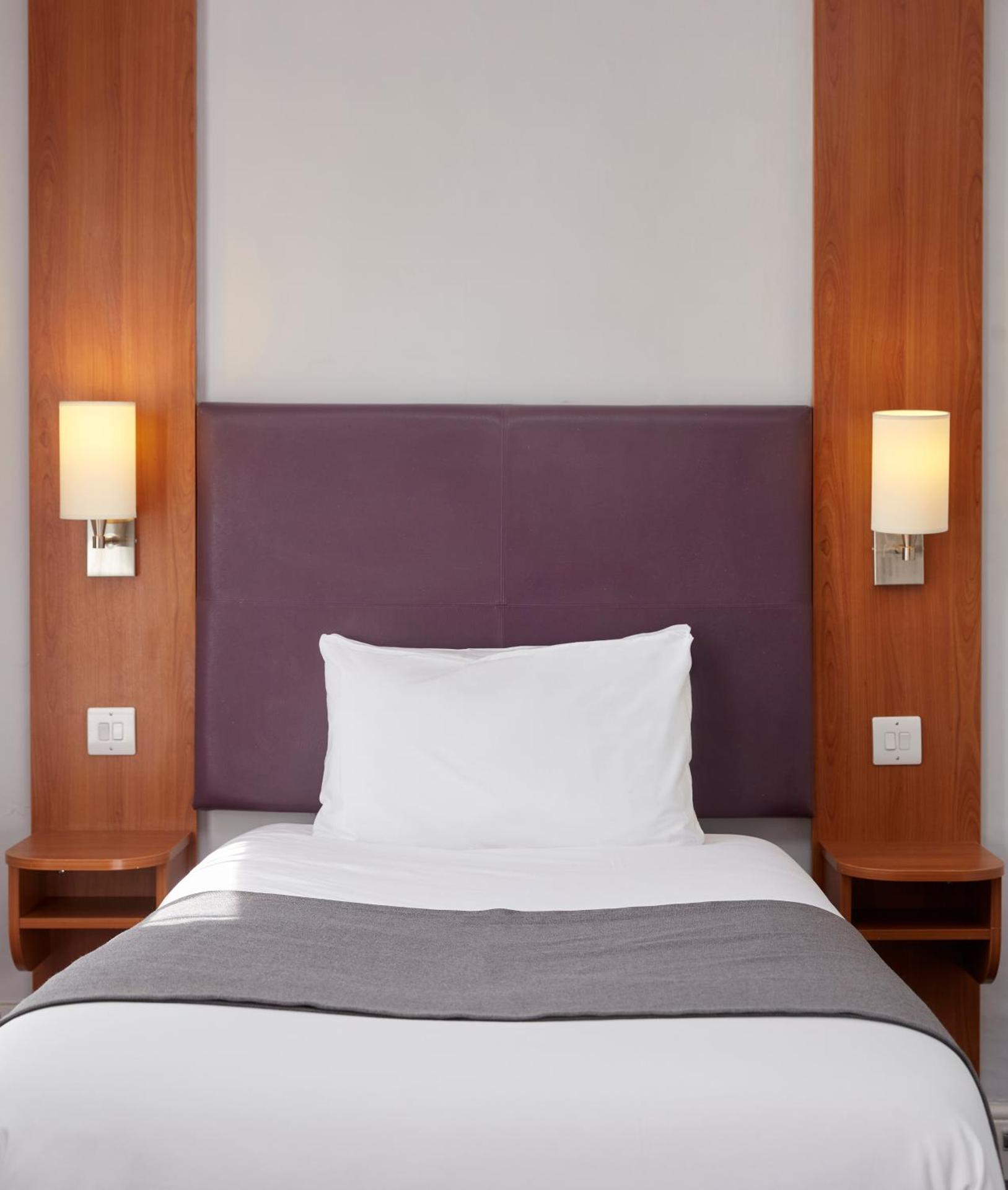 Wheatsheaf by Chef & Brewer Collection