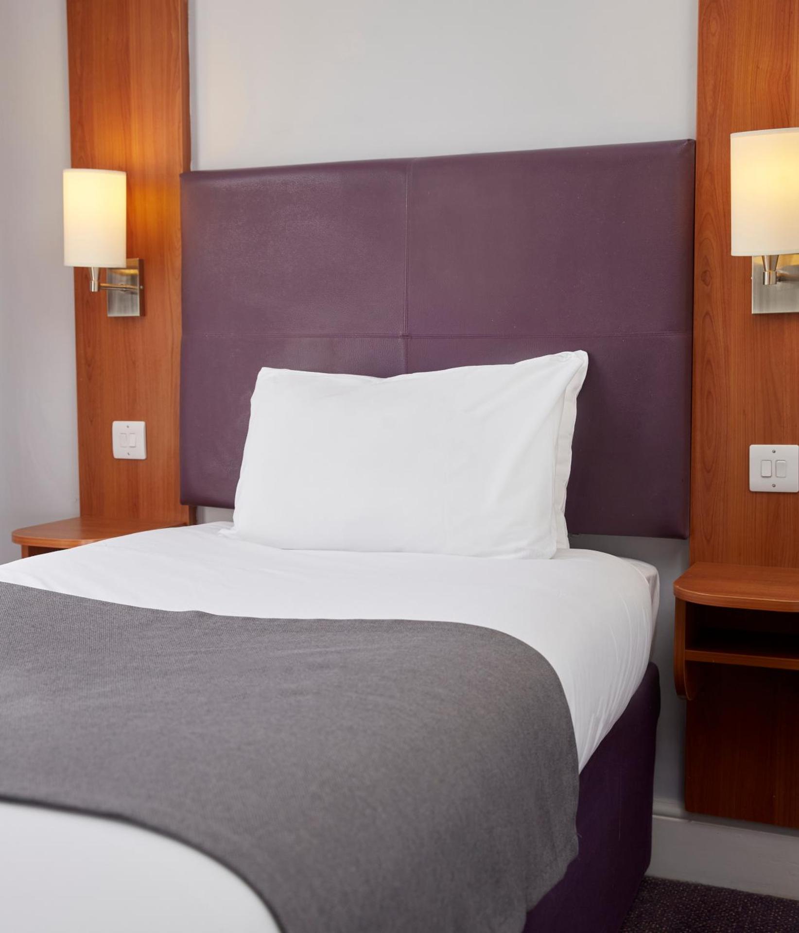 Wheatsheaf by Chef & Brewer Collection